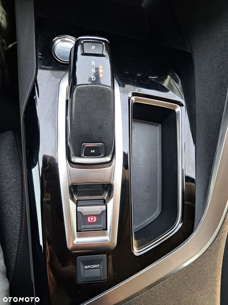 Peugeot 3008 1.2 PureTech GPF Active S&S EAT8 - 10