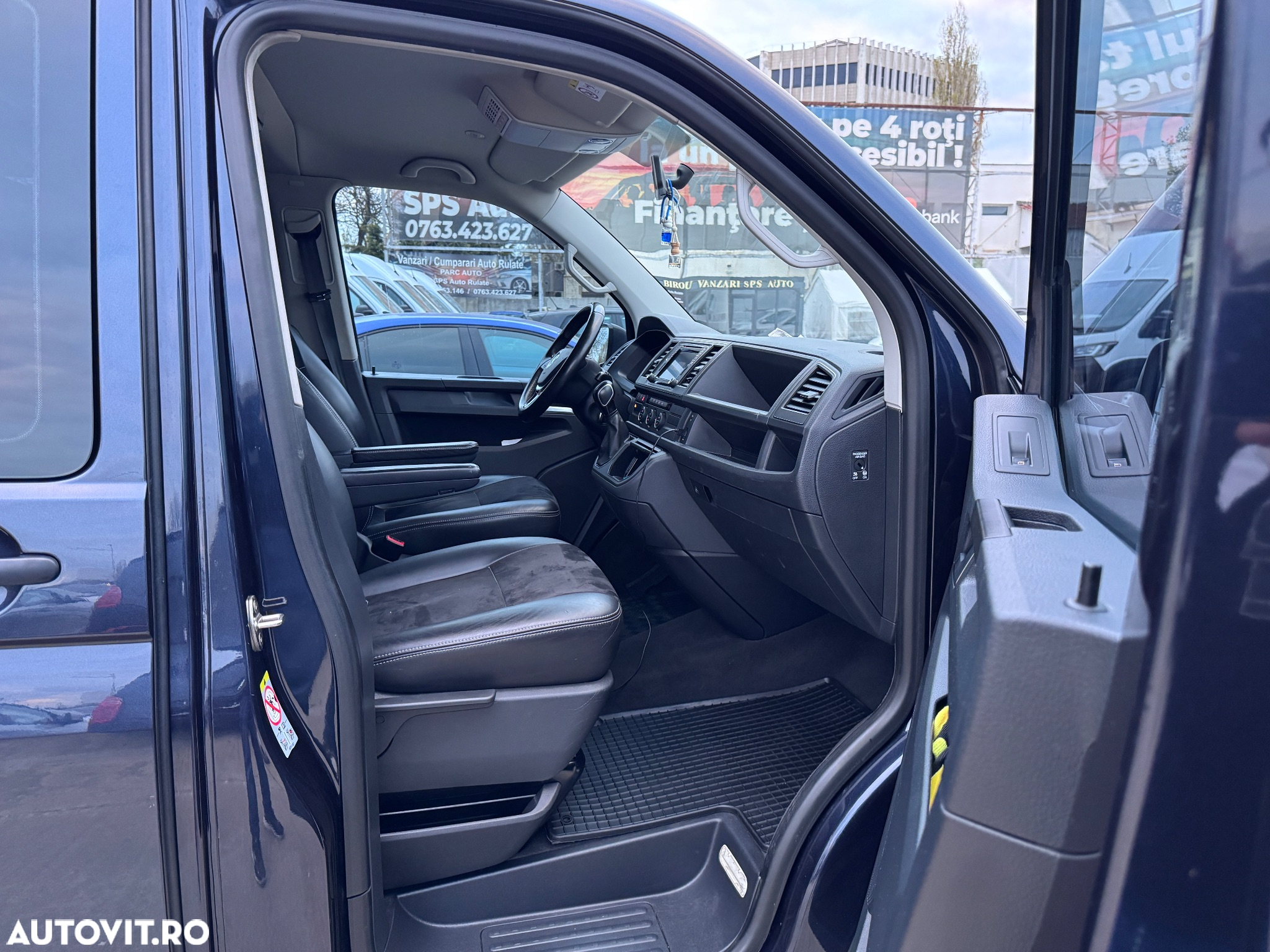 Volkswagen Multivan - 9