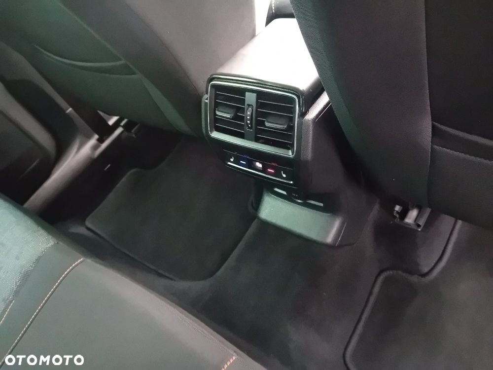 Skoda Karoq 2.0 TDI SCR Clever - 32