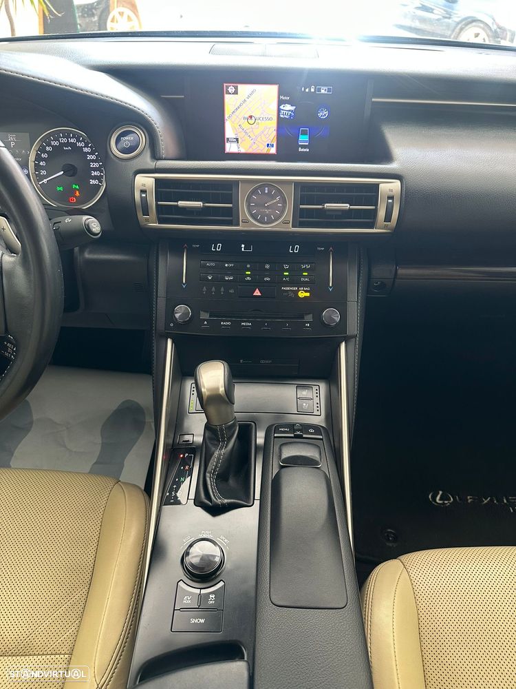 Lexus IS 300 - 16