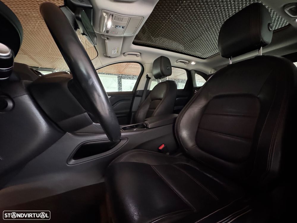 Jaguar F-Pace 2.0 i4D Pure - 24