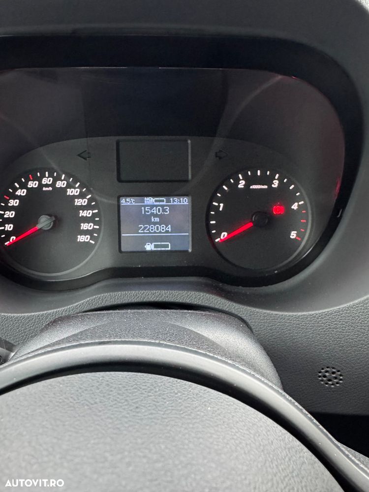 Mercedes-Benz Sprinter - 4