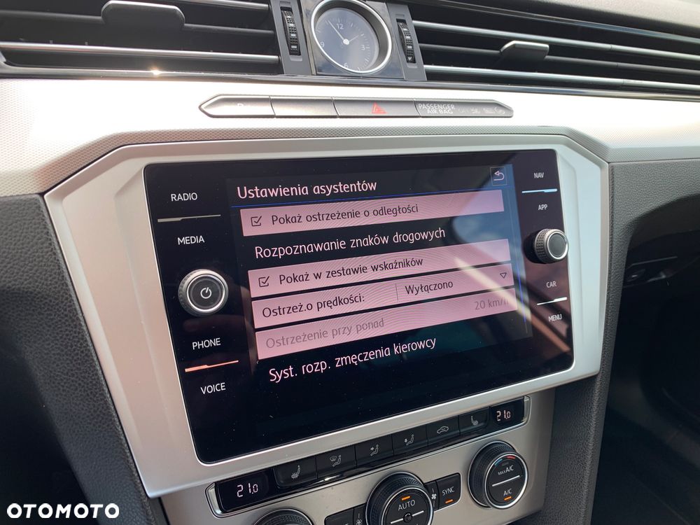 Volkswagen Passat 2.0 TDI (BlueMotion Technology) Comfortline - 18