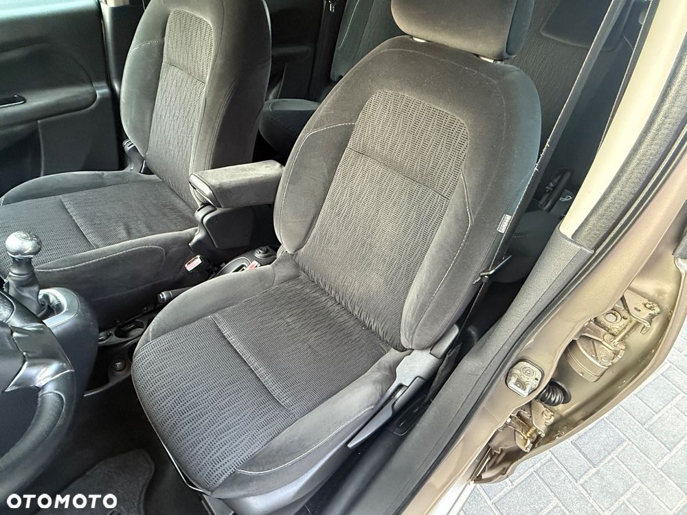 Citroën C3 Picasso VTi 120 Exclusive - 23