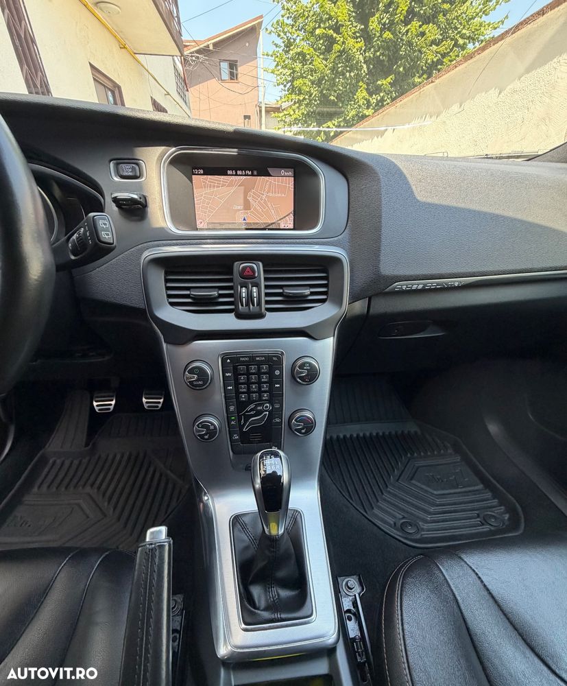Volvo V40 D3 Momentum - 8