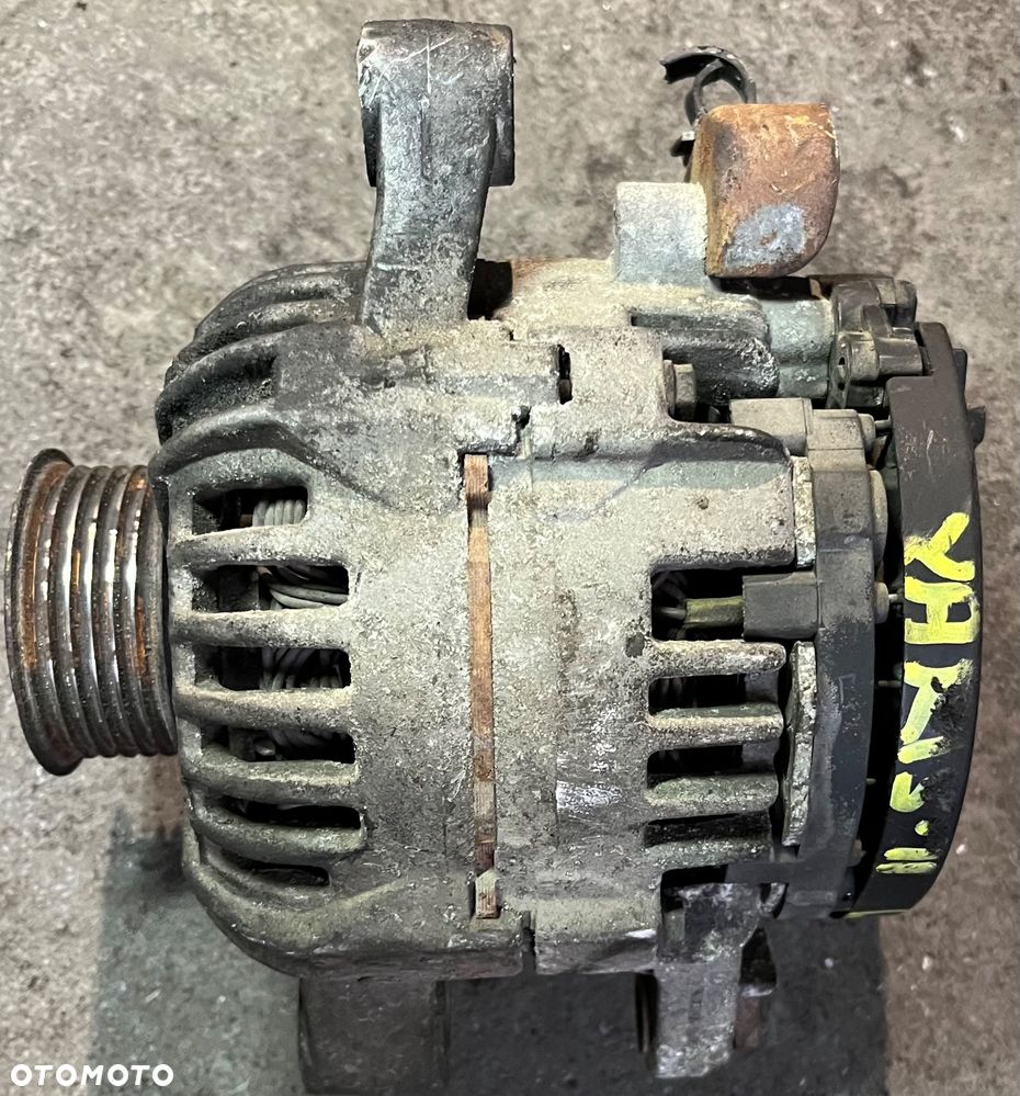 Alternator Toyota Yaris II 0124225053 - 1