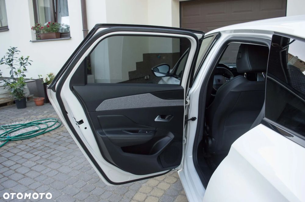 Peugeot 308 BlueHDi 130 EAT8 Allure - 26