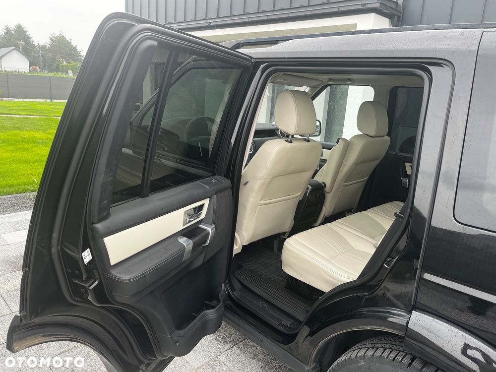 Land Rover Discovery 3.0D V6 HSE - 11