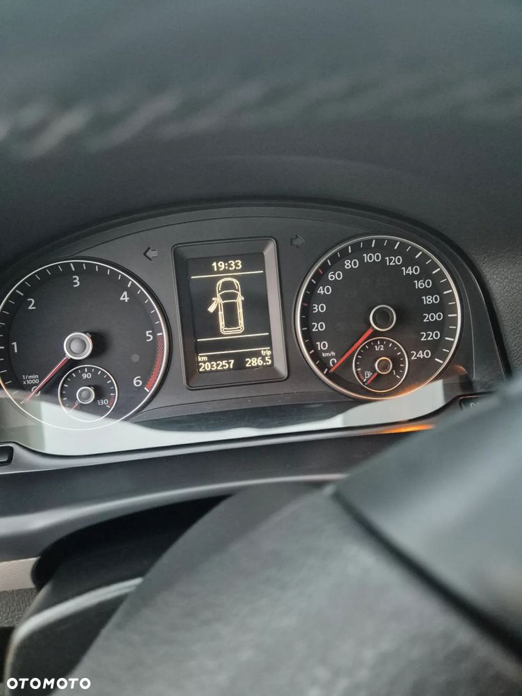 Volkswagen Touran 2.0 TDI DPF BlueMotion Technology Life - 21