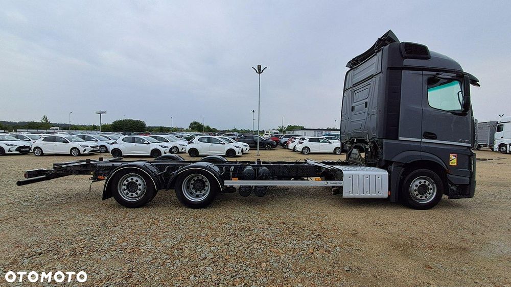 Mercedes-Benz Actros - 7