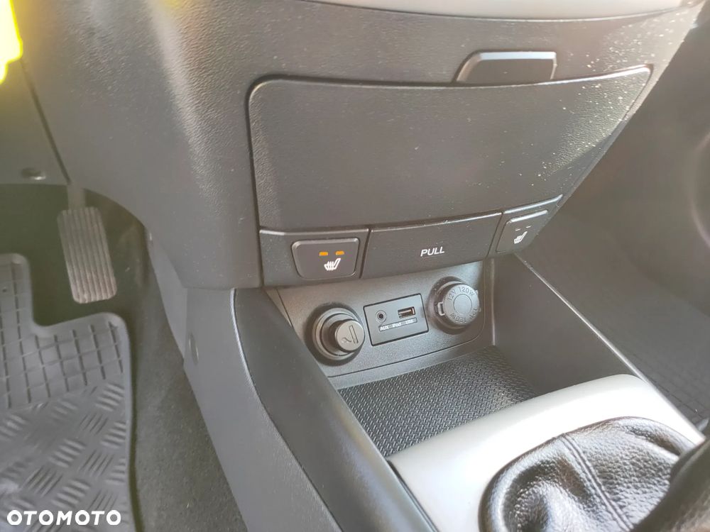 Hyundai i30 1.4 Base + - 22