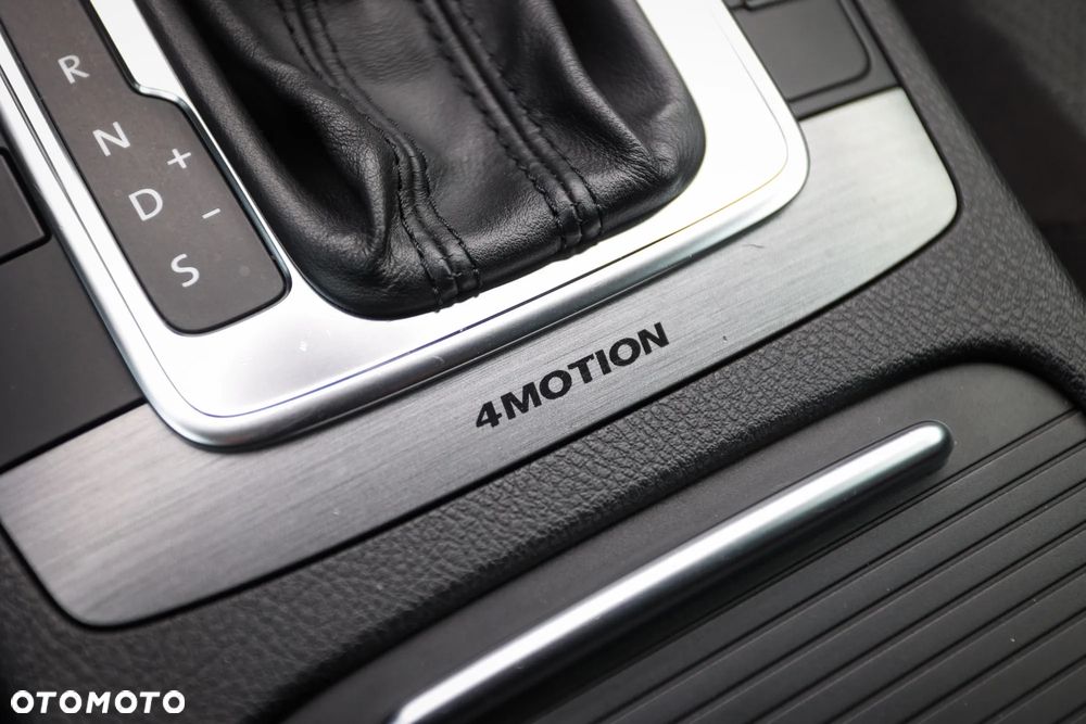 Volkswagen Passat 2.0 TDI 4Motion DSG BlueMotion Tech Highline - 5