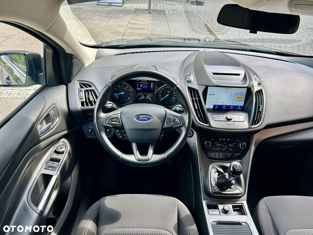 Ford Kuga - 24