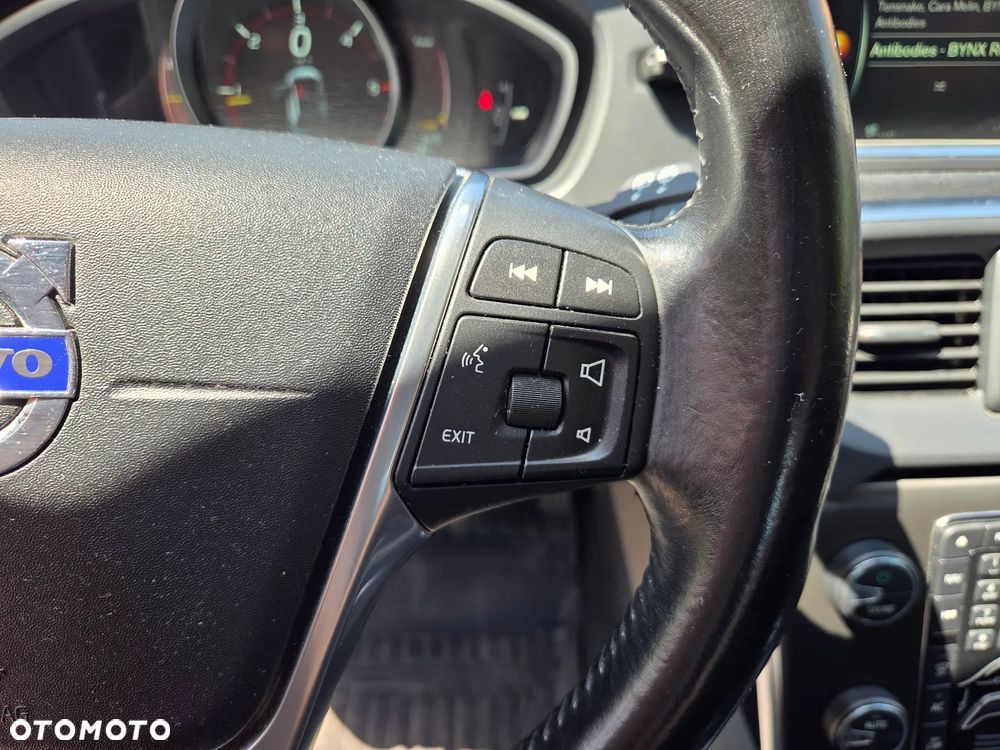 Volvo V40 D4 Drive-E Momentum - 30
