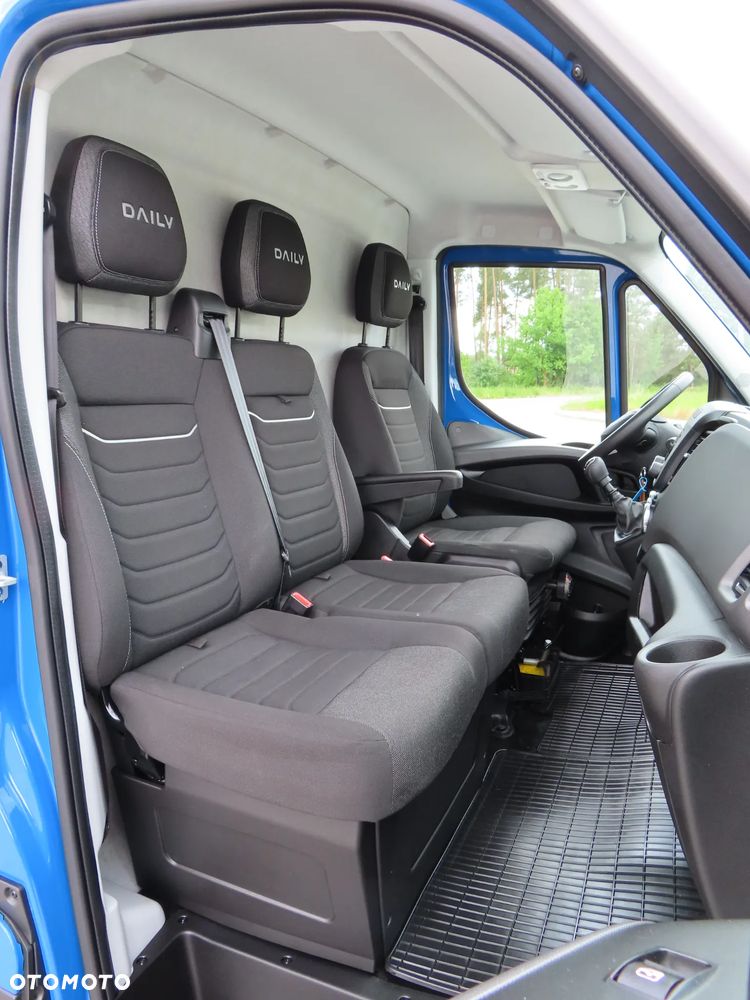 Iveco Daily 35S18 3.0 HPI 180 KM POWER Furgon Blaszak XXL 4.70 CM MAXI LONG Wysokość H2 1900 mm WZMACNIANE ZAWIESZENIE 970 Kg Ładowność HAK 3500 Kg Rozstaw Osi 4100 mm DMC 3500 Kg, WZMACNIANY Stan JAK NOWY OKAZJA DOSTEPNY I GOTOWY - 31