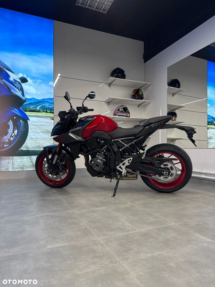 Suzuki GSX - 7