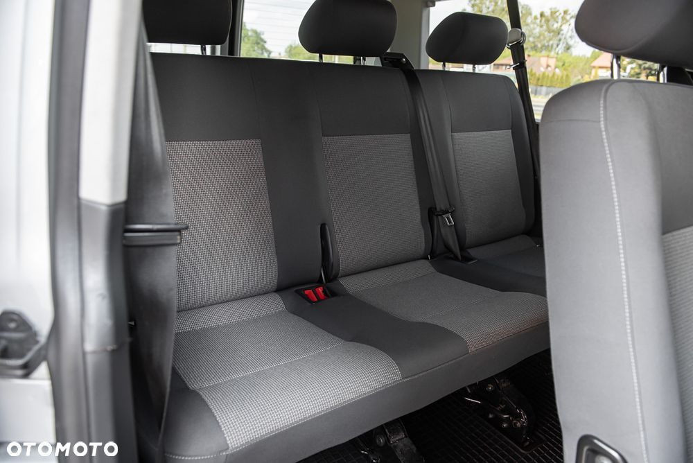 Volkswagen Caravelle - 20