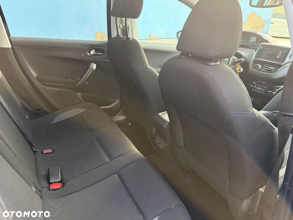 Peugeot 2008 PureTech 82 Style - 17