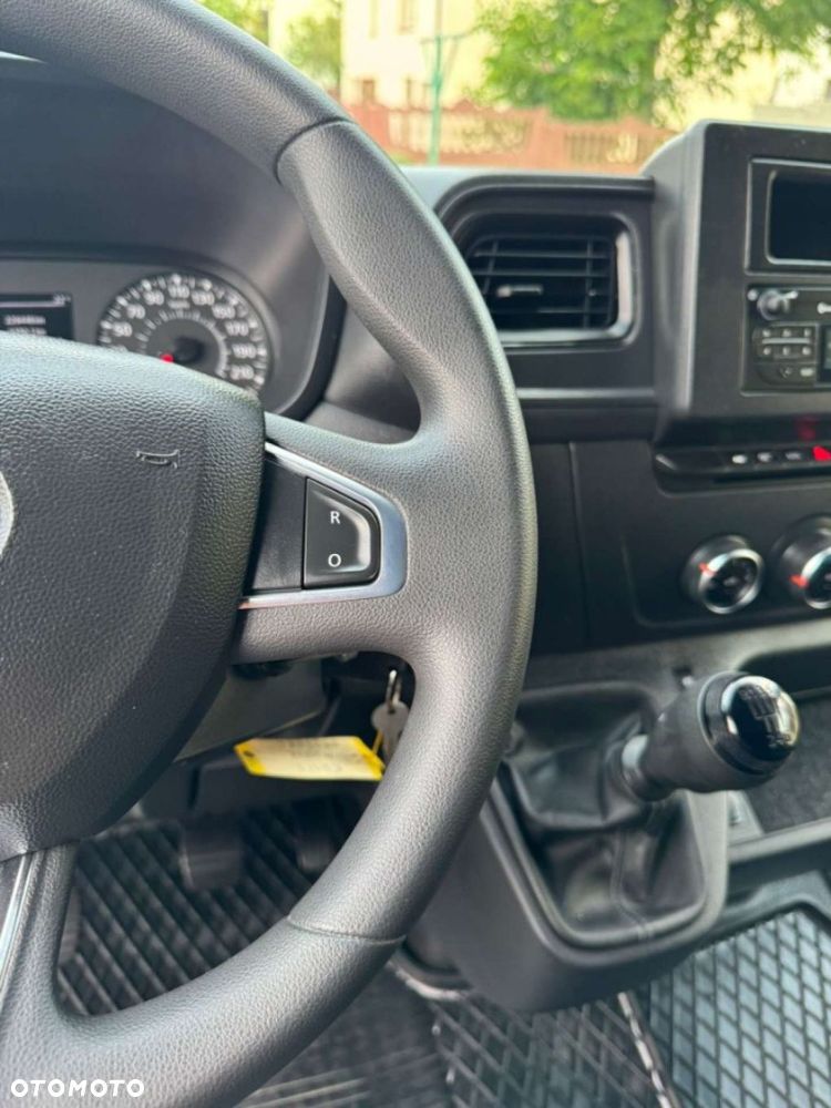 Renault Master Nowa Sztuka Salon Polska - 16