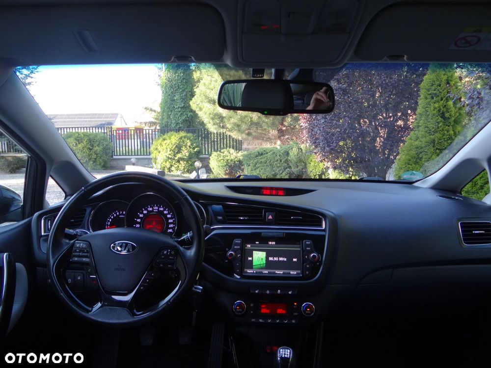 Kia Ceed 1.4 CVVT Dream-Team Edition - 29