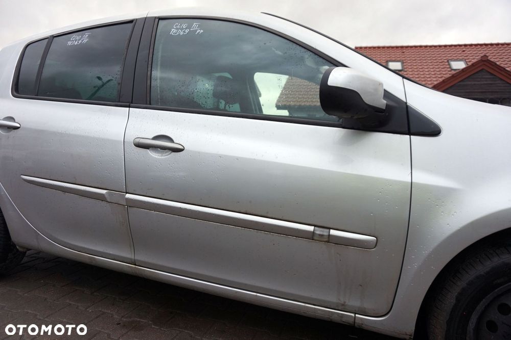 DRZWI PRZEDNIE PRAWE CLIO III PH2 LIFT 5D HB TED69  SREBRNY RENAULT 2009-2012 - 2