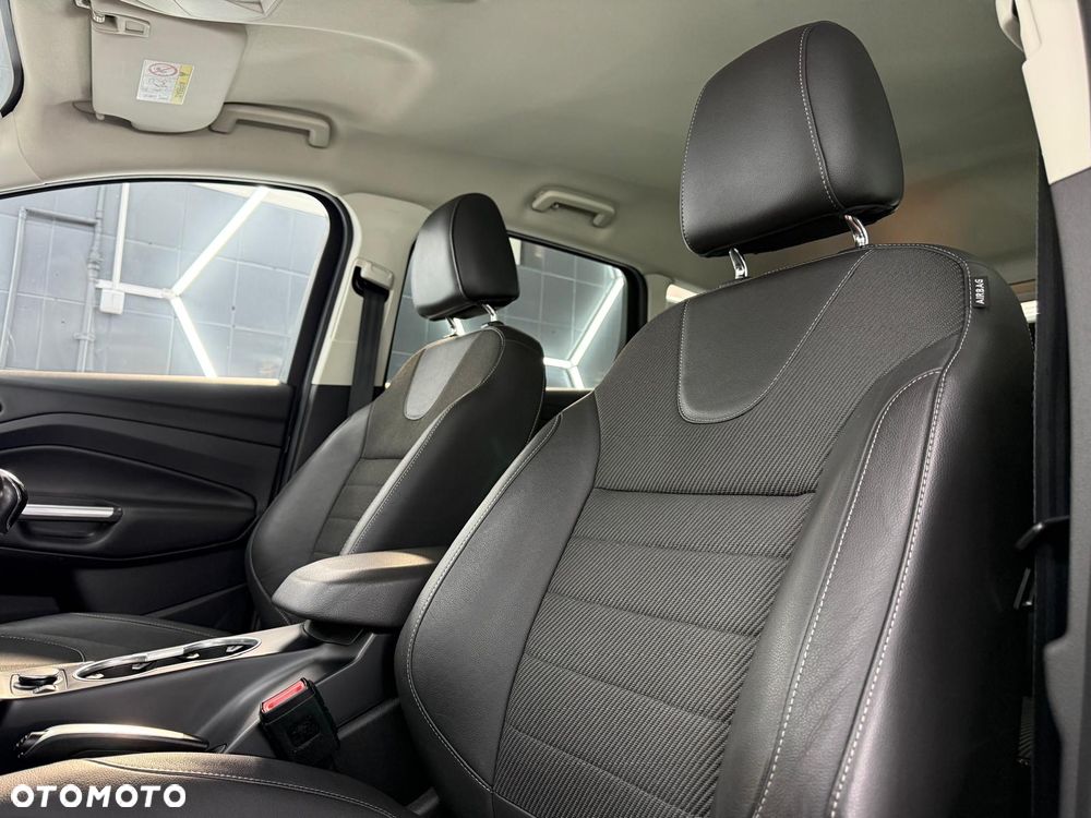 Ford Kuga 1.5 EcoBoost 2x4 Titanium - 21