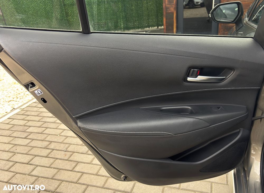 Toyota Corolla 1.8 Hybrid Touring Sports Business Edition - 18