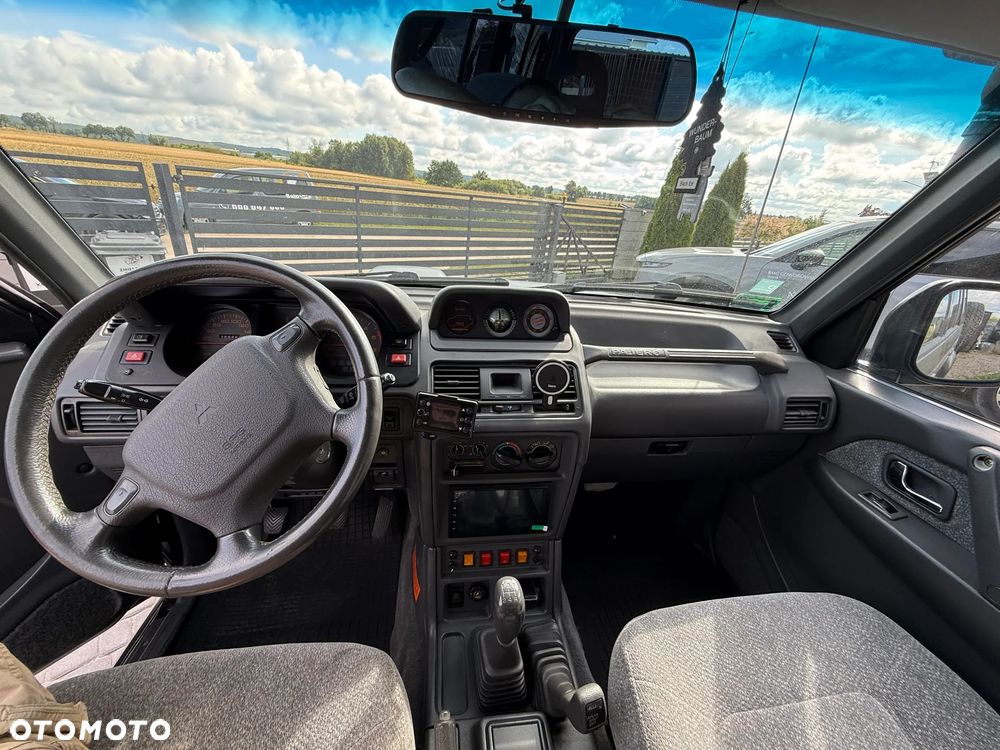 Mitsubishi Pajero - 10