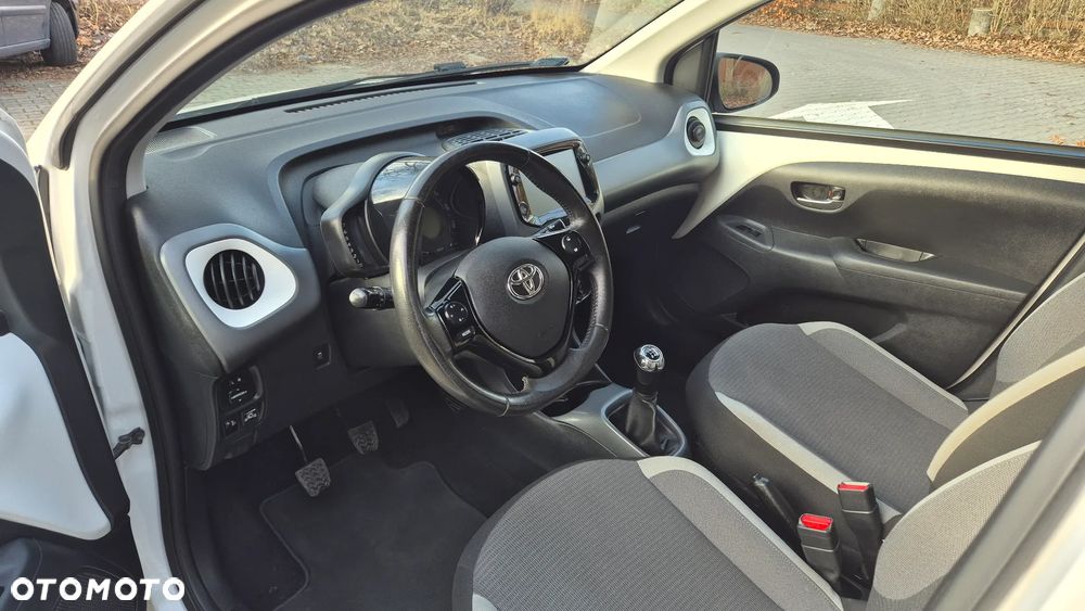 Toyota Aygo x-play - 13