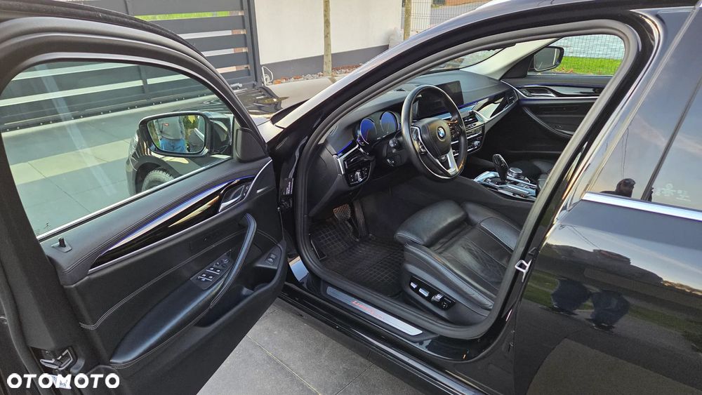 BMW Seria 5 520d Luxury Line sport - 12