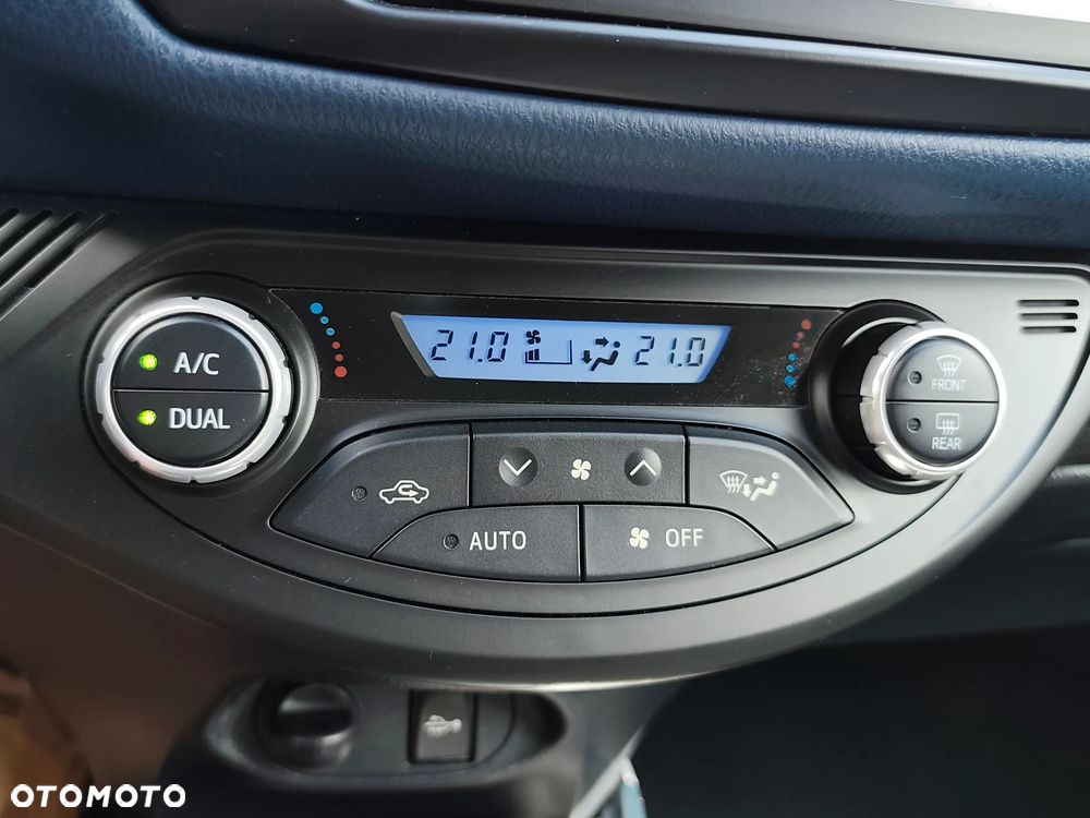 Toyota Yaris Hybrid 100 Premium EU6 - 33