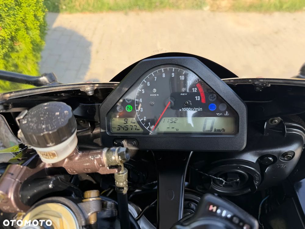 Honda CBR - 24