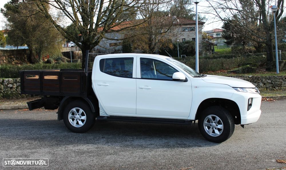 Mitsubishi L200 2.3 DI-D CD Invite 4WD - 5