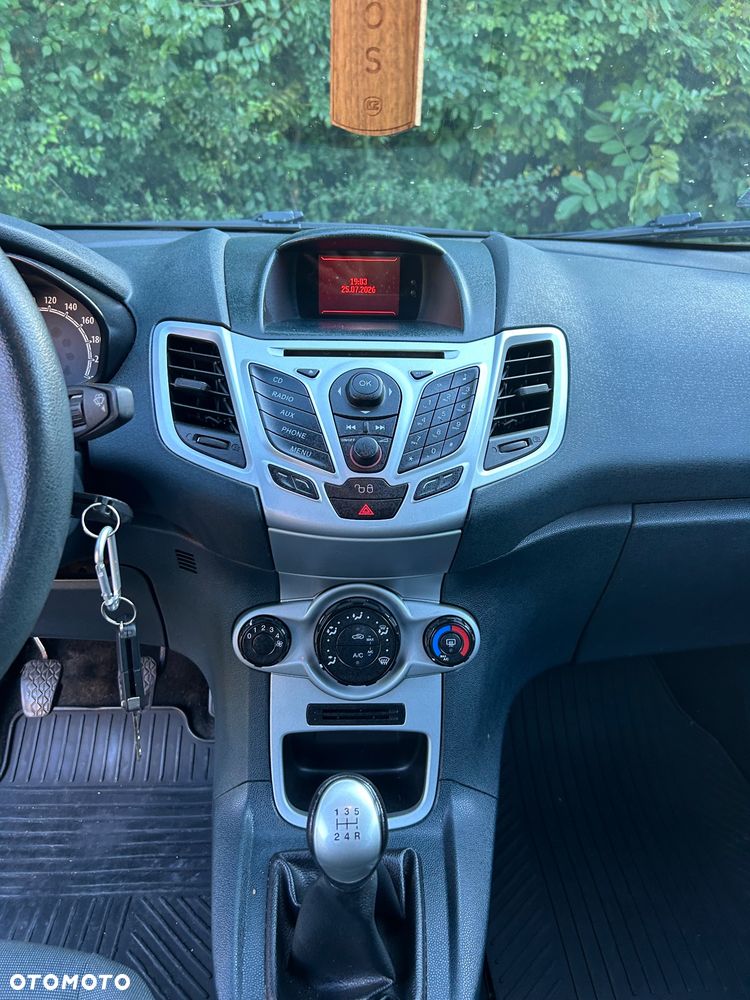 Ford Fiesta 1.25 Gold X EU5 - 9