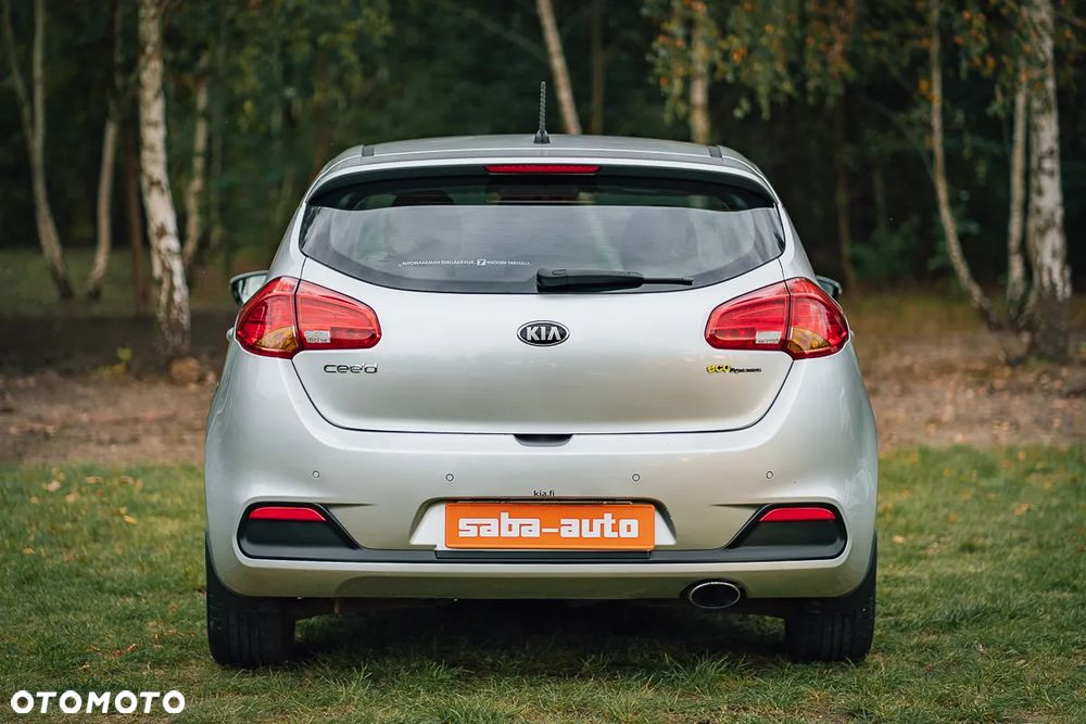Kia Ceed 1.6 GDI Dream Team Edition - 6