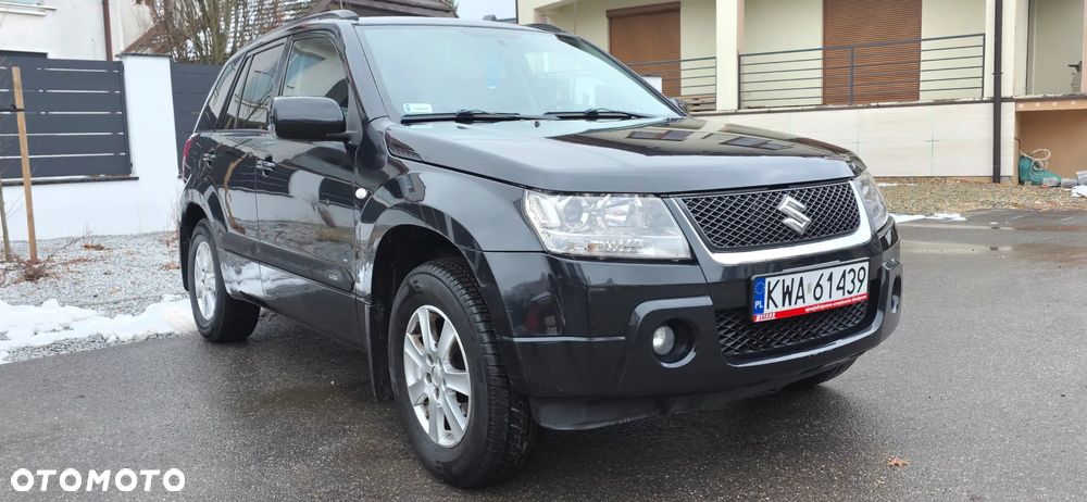 Suzuki Grand Vitara 2.0 Comfort + - 2