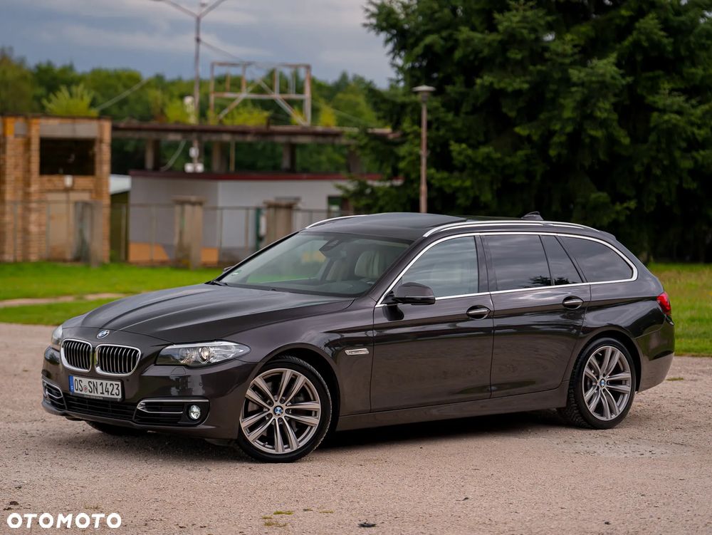 BMW Seria 5 525d xDrive Sport-Aut Luxury Line - 2