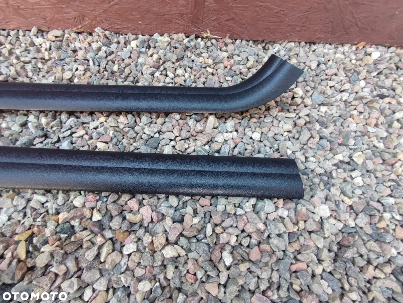 BMW E81 / E82 / E88. ORYGINALNE OSŁONY USZCZELEK DRZWI / NAKŁADKI PROGOWE CZARNE. O NR: 6 981 707 / 6 981 708 OEM. W BARDZO DOBRYM STANIE. - 3