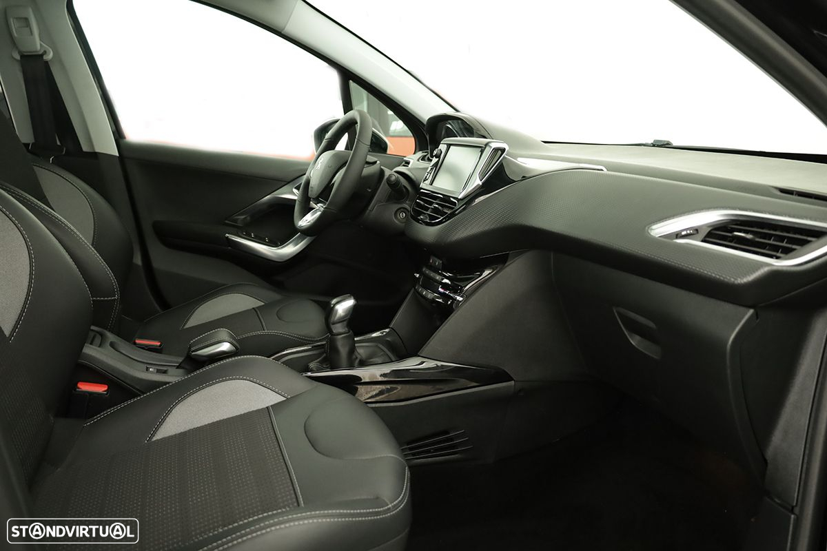 Peugeot 2008 1.2 PureTech Allure - 20
