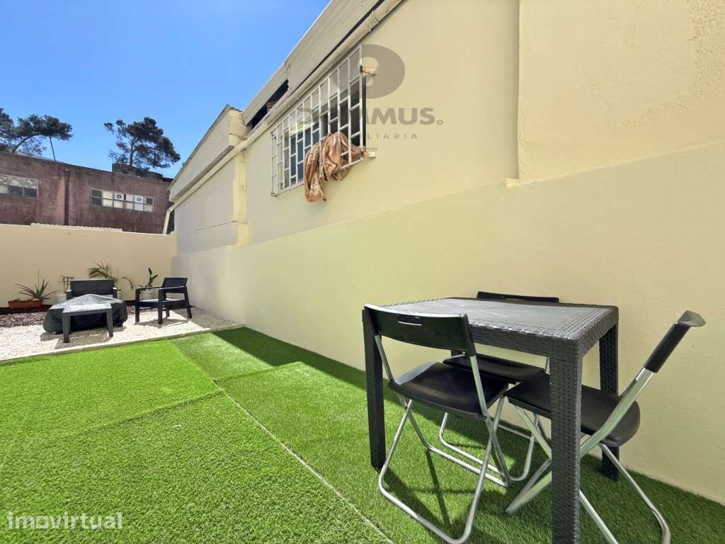 Apartamento T1 com Terraço em Camarate - Grande imagem: 2/29