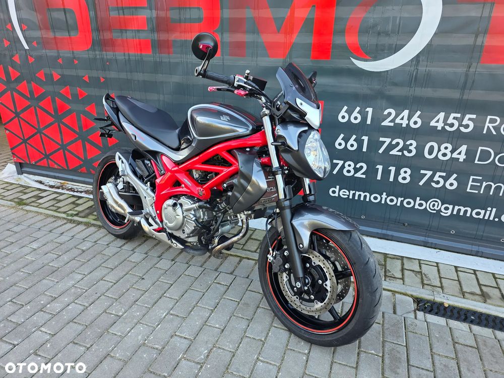 Suzuki Gladius - 1