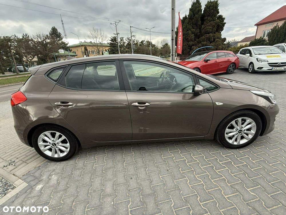 Kia Ceed - 13