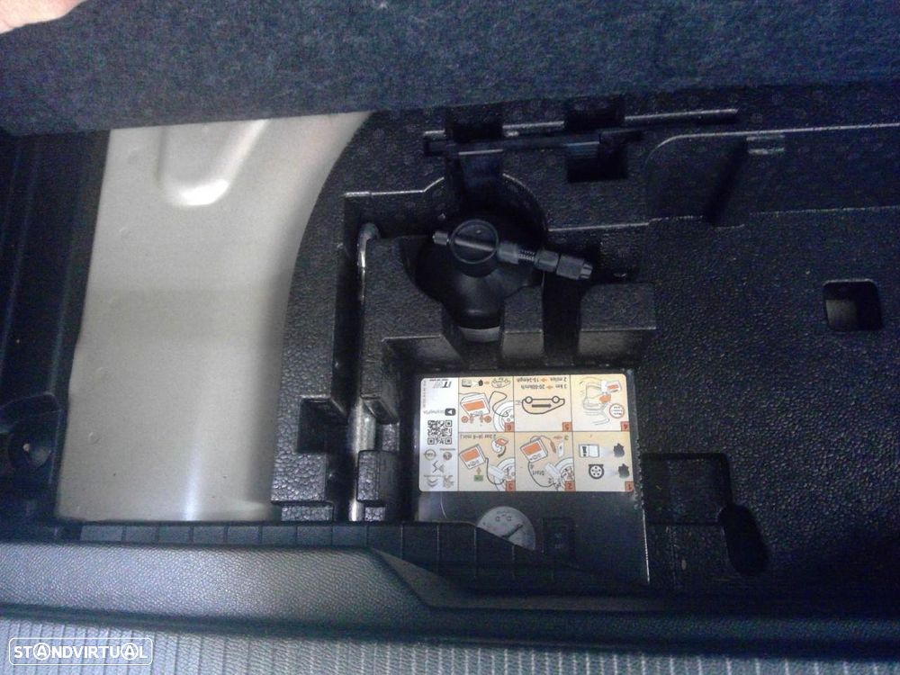 Peugeot e-2008 50 kWh Active Pack - 3