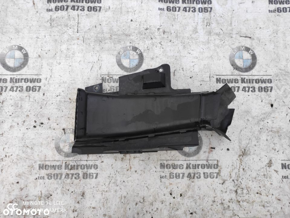 BMW E46 Benzyna Sedan Kombi Wlot powietrza na tarczę hamulcową prawy 8197928 - 2