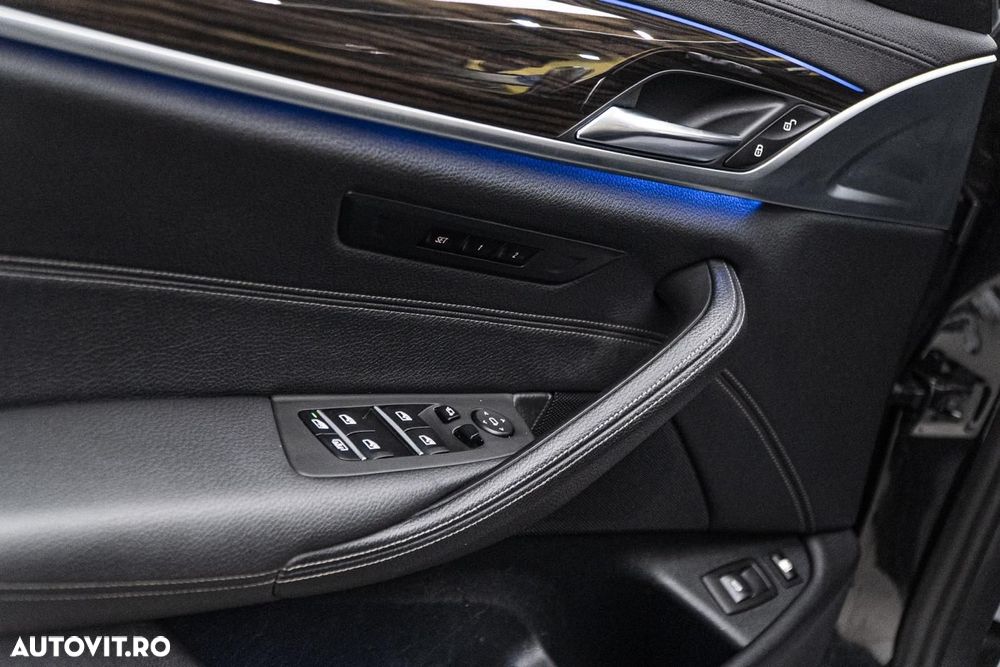 BMW Seria 5 530e iPerformance Aut. Luxury Line - 37