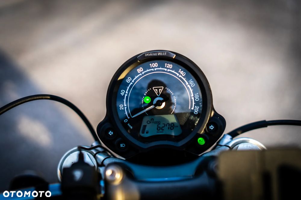 Triumph Speedmaster - 9