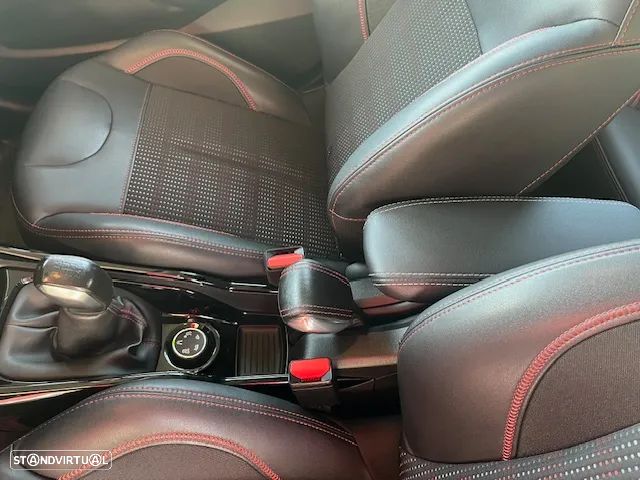 Peugeot 2008 1.2 PureTech GT Line - 13