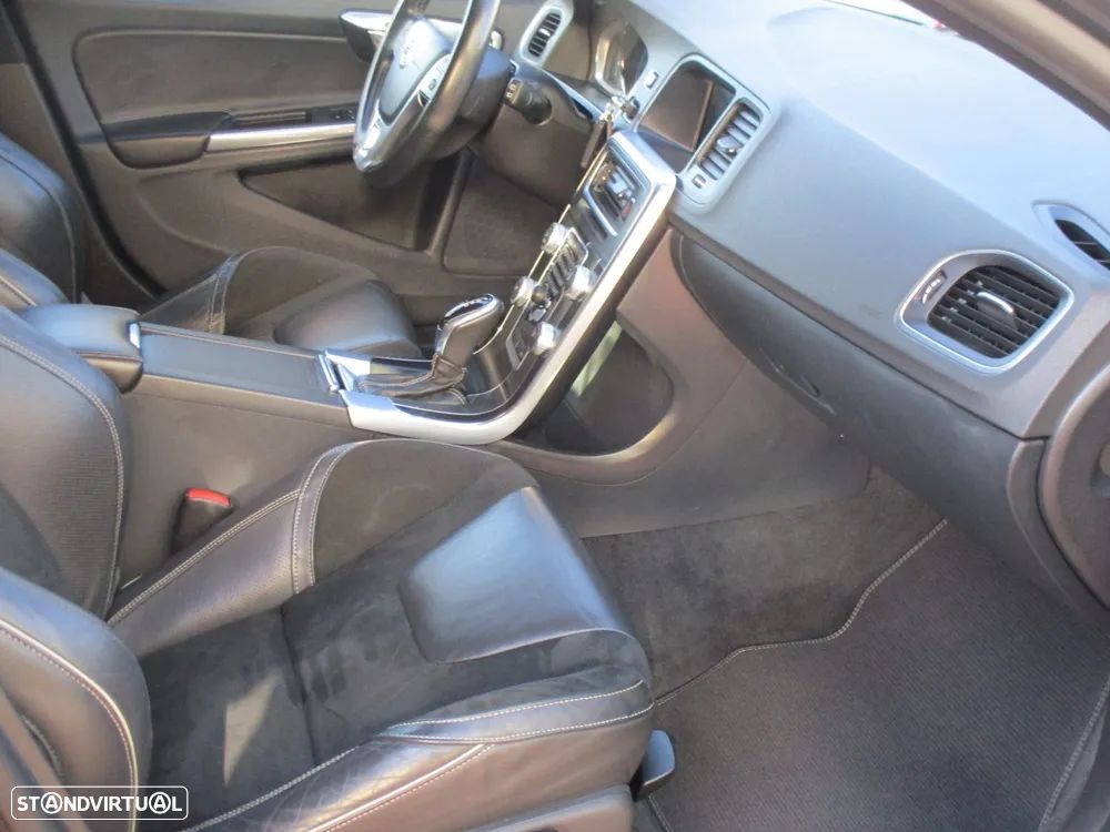 Volvo V60 2.0 D4 R-Design Summum Geartronic - 18