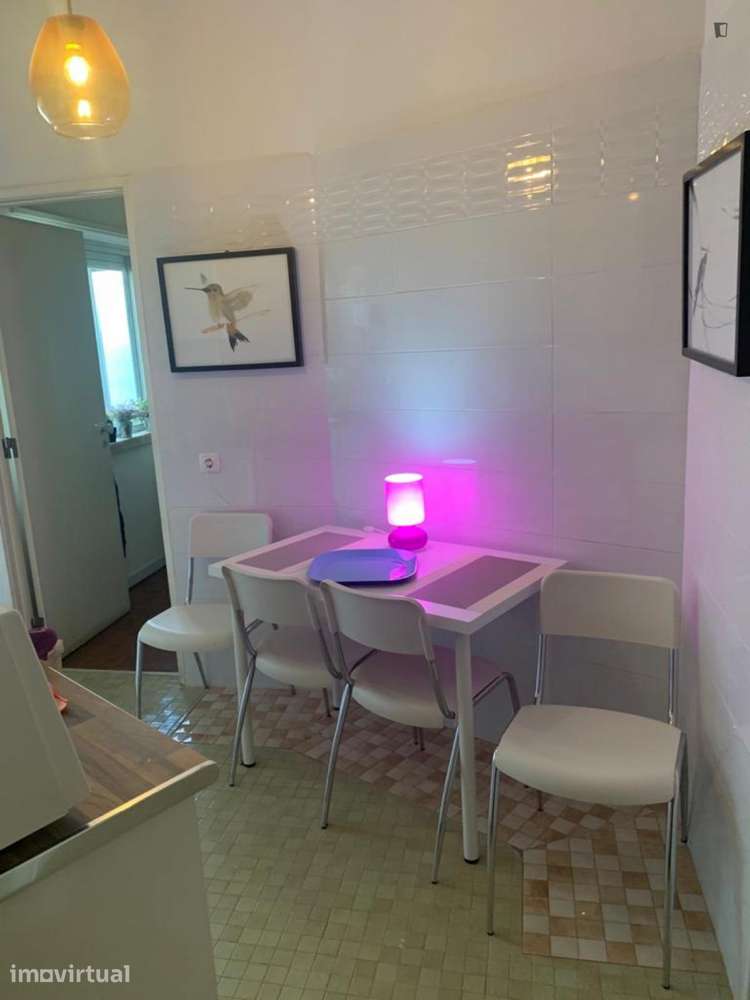 Quarto - localizado em São Sebastião Lisbon - Grande imagem: 4/11