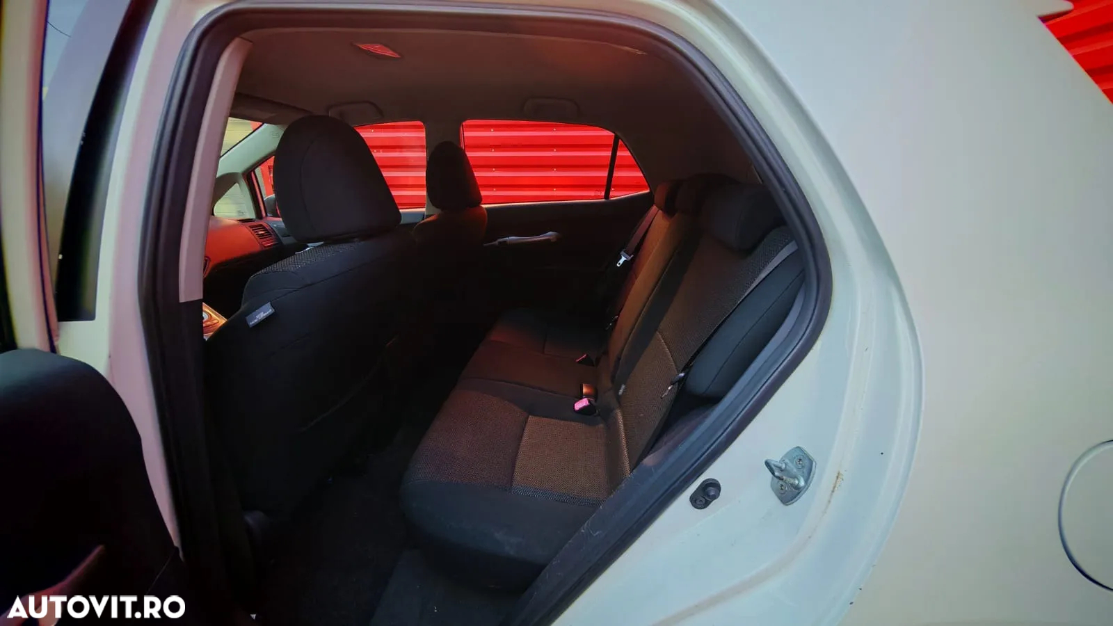 Toyota Auris 1.8 Hybrid Life - 16